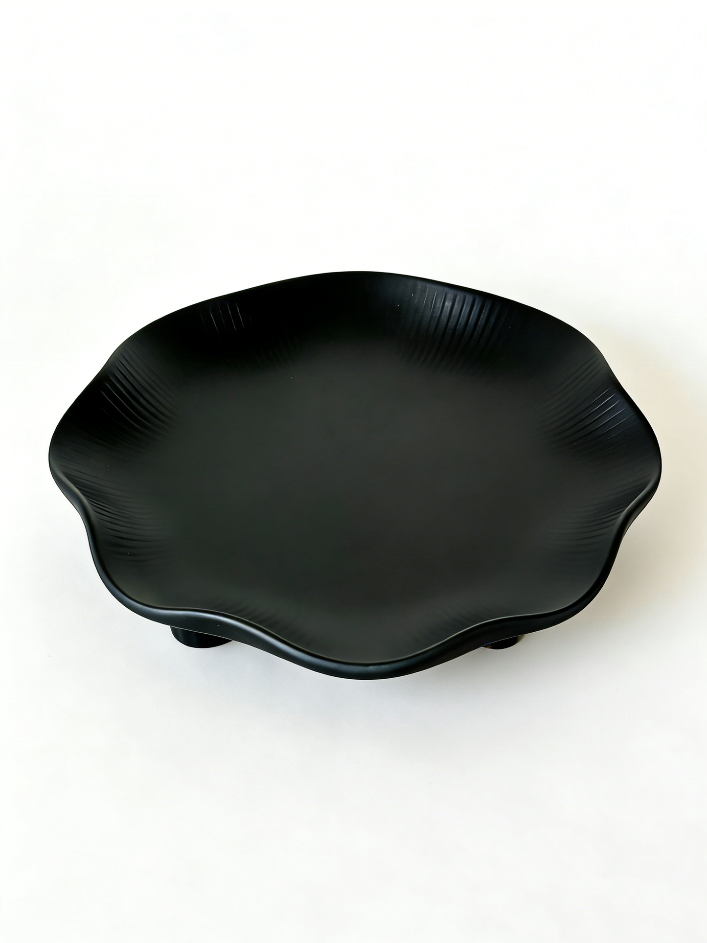 Black Petal-Edged Matte Tray