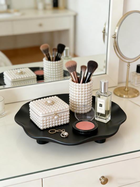 Black Petal-Edged Matte Tray